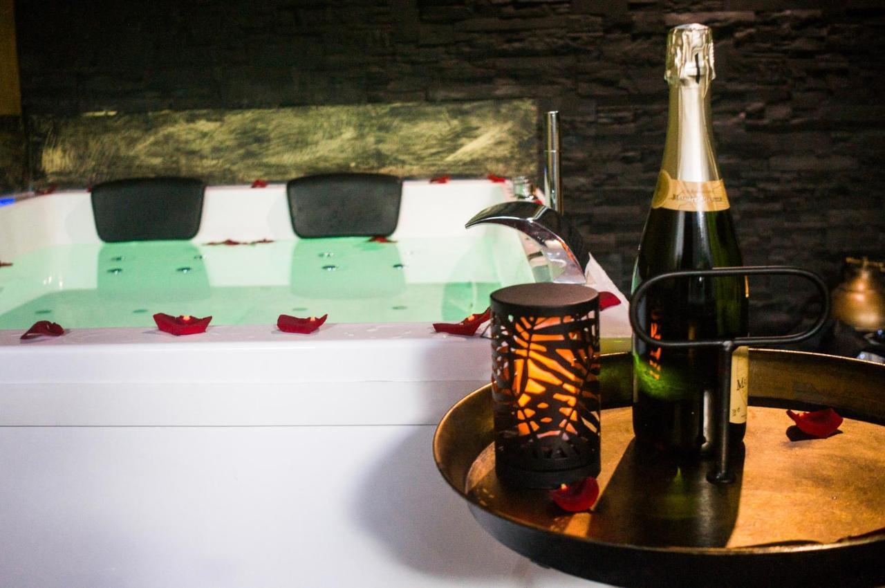 Love Suites & Spa "Le Loft" Avec Jacuzzi Privatif Médis Екстериор снимка